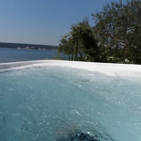 Jurjevic - Prvi Red Do Mora I Jacuzzi Krusevo (Zadar)