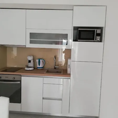 Apartment Jurjevic - Prvi Red Do Mora I Jacuzzi *