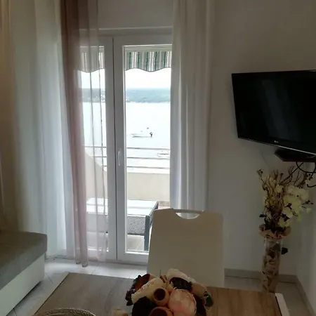 Jurjevic - Prvi Red Do Mora I Jacuzzi Apartment Krusevo (Zadar)